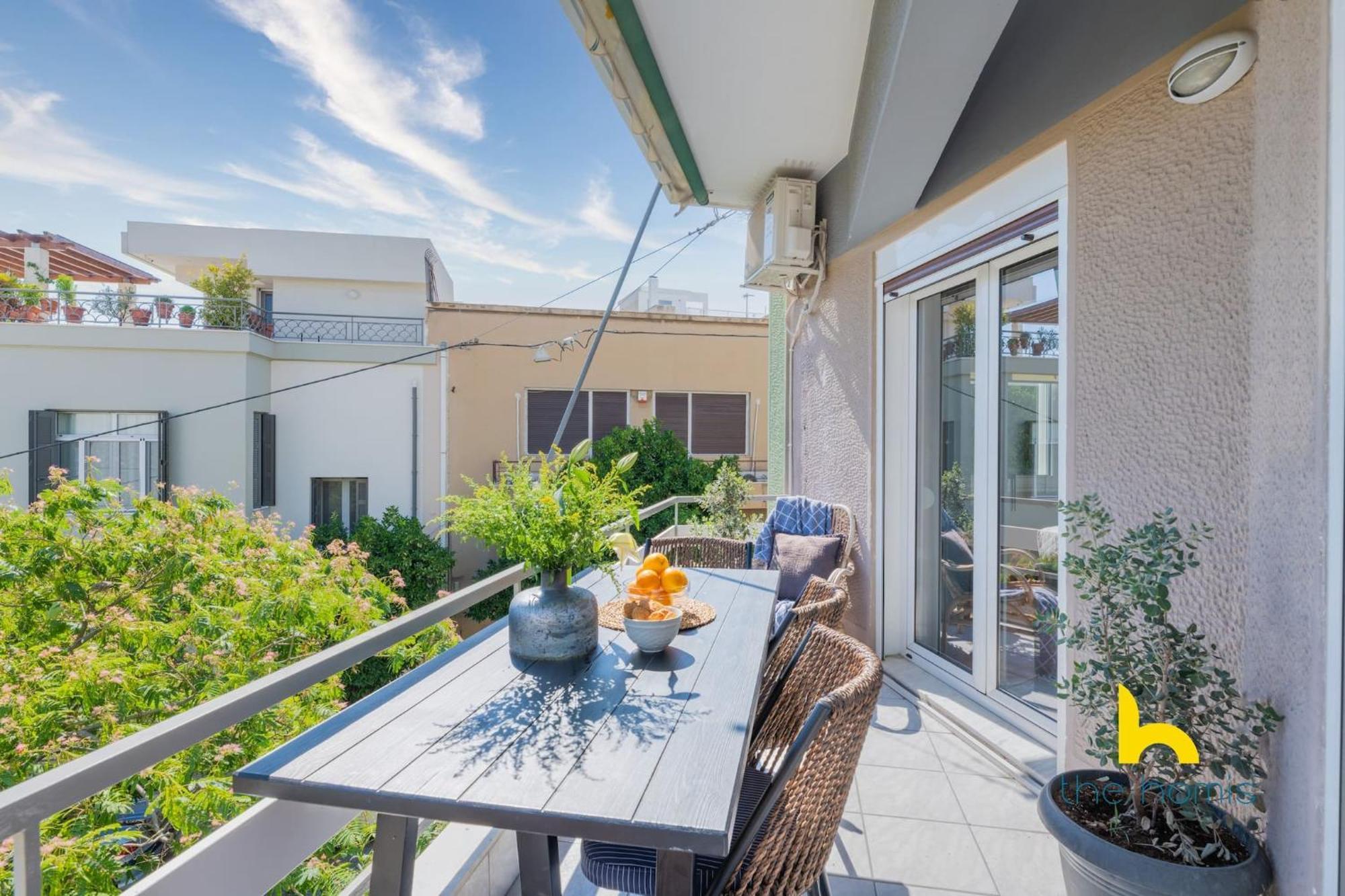 Sun-splashed Sanctum With Big Balconies, Acropolis Appartement Athènes